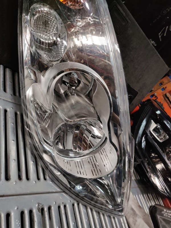Farol Frente Direito / Otica Direita RENAULT MASTER III Caixa (FV) | 10 -  Imagem-1