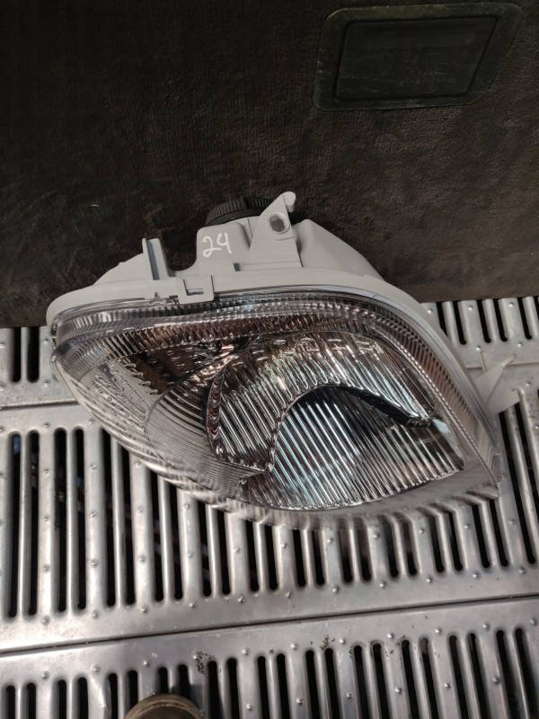 Farol Frente Direito / Otica Direita RENAULT MASTER II Caixa (FD) | 98 -  Imagem-3