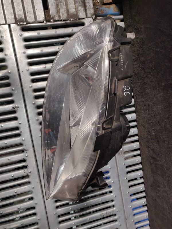 Farol Frente Direito / Otica Direita RENAULT MEGANE I (BA0/1_) | 95 - 04 Imagem-8