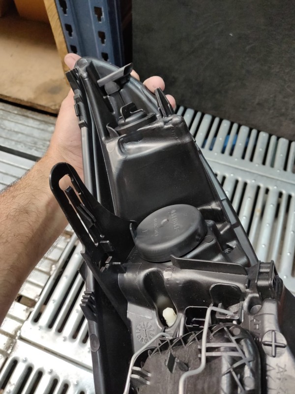 Farol Frente Direito / Otica Direita RENAULT MEGANE III Hatchback (BZ0/1_) | 08 -  Imagem-1
