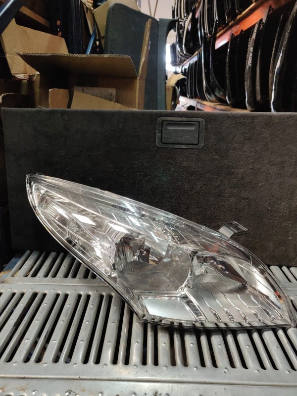 Farol Frente Direito / Otica Direita RENAULT MEGANE III Hatchback (BZ0/1_) | 08 -  Imagem-4