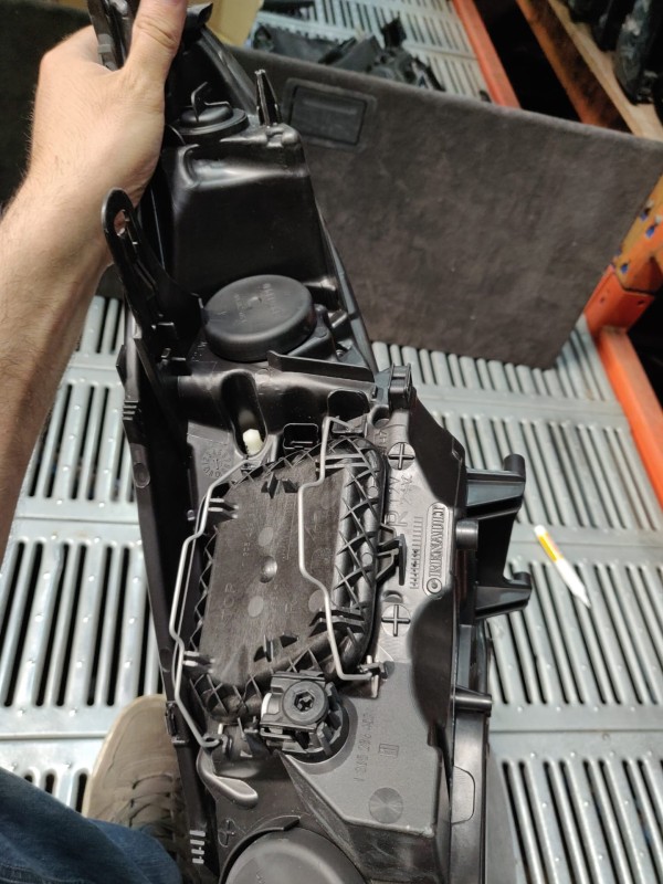 Farol Frente Direito / Otica Direita RENAULT MEGANE III Hatchback (BZ0/1_) | 08 -  Imagem-6
