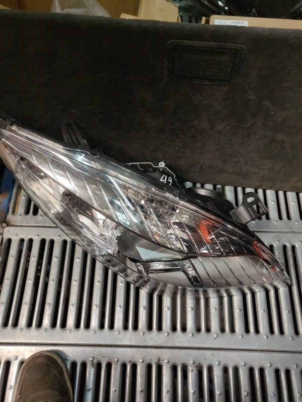 Farol Frente Direito / Otica Direita RENAULT MEGANE III Hatchback (BZ0/1_) | 08 -  Imagem-16