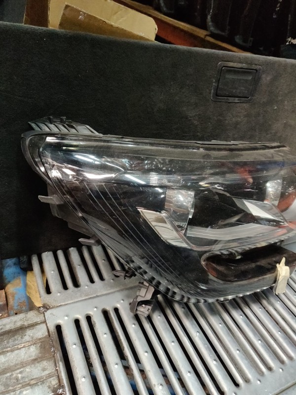 Farol Frente Direito / Otica Direita RENAULT MEGANE IV Hatchback (B9A/M/N_) | 15 -  Imagem-8