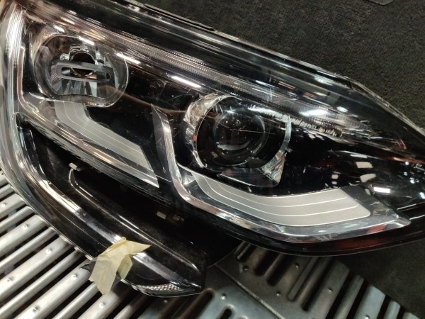 Farol Frente Direito / Otica Direita RENAULT MEGANE IV Hatchback (B9A/M/N_) | 15 -  Imagem-9