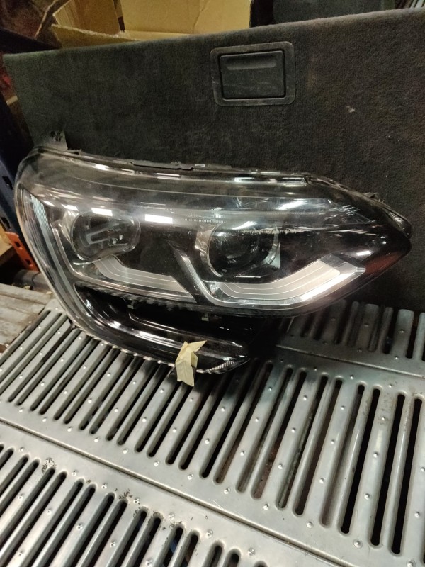 Farol Frente Direito / Otica Direita RENAULT MEGANE IV Hatchback (B9A/M/N_) | 15 -  Imagem-13