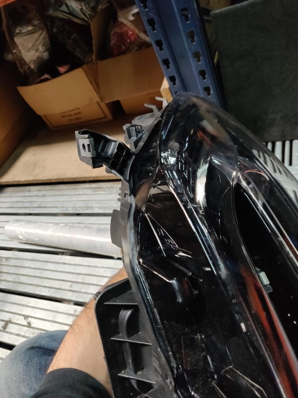 Farol Frente Direito / Otica Direita RENAULT MEGANE IV Hatchback (B9A/M/N_) | 15 -  Imagem-15