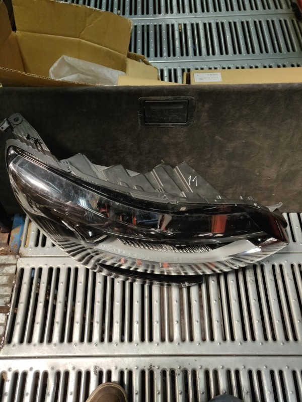 Farol Frente Direito / Otica Direita RENAULT MEGANE IV Hatchback (B9A/M/N_) | 15 -  Imagem-7