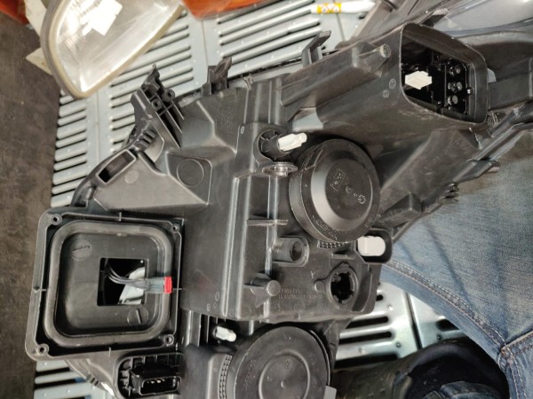 Farol Frente Esquerdo / Otica Esquerda RENAULT MEGANE IV Hatchback (B9A/M/N_) | 15 -  Imagem-11