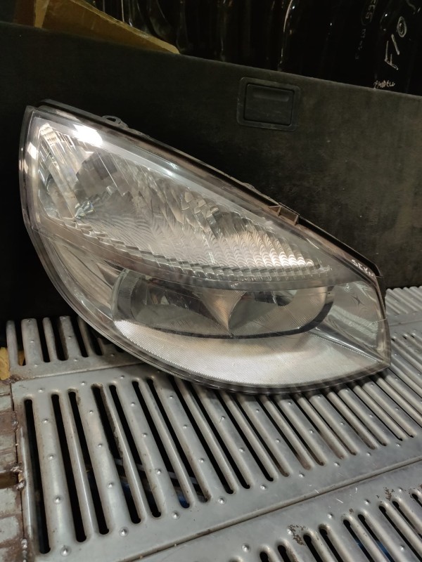 Farol Frente Direito / Otica Direita RENAULT SCÉNIC II (JM0/1_) | 03 - 10