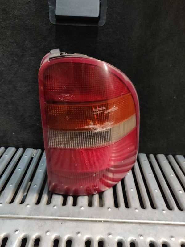 Farolim Direito do Painel Lanterna direitaIlharga FORD MONDEO I (GBP) | 93 - 96