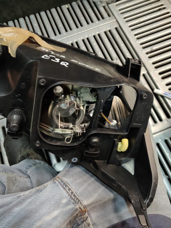 Farol Frente Esquerdo / Otica Esquerda FORD FOCUS (DAW, DBW) | 98 - 09 Imagem-2 Farol Frente Esquerdo / Otica Esquerda FORD FOCUS (DAW, DBW) | 98 - 09 Imagem-2