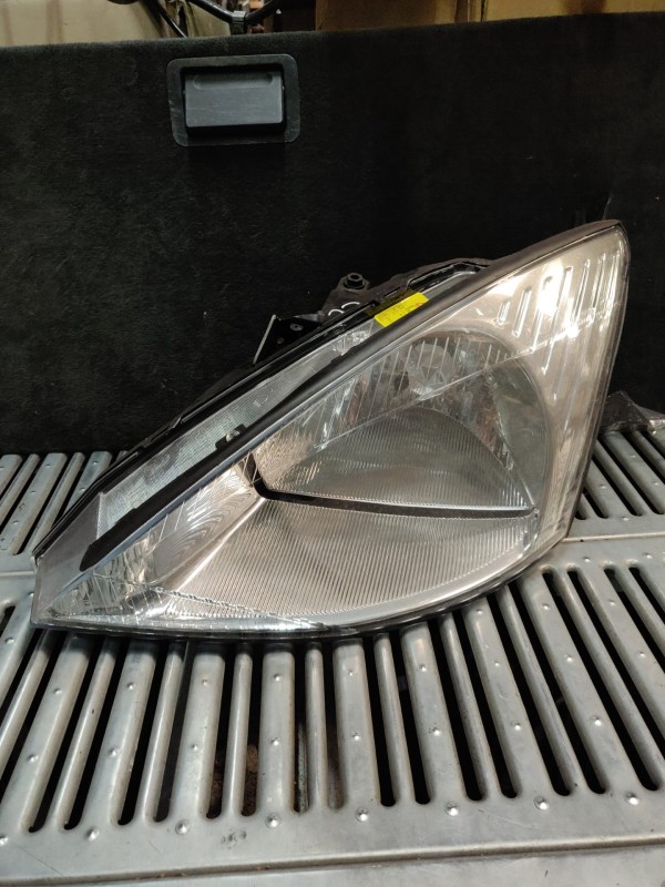 Farol Frente Esquerdo / Otica Esquerda FORD FOCUS (DAW, DBW) | 98 - 09 Imagem-10 Farol Frente Esquerdo / Otica Esquerda FORD FOCUS (DAW, DBW) | 98 - 09 Imagem-10