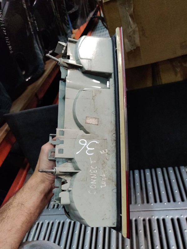 Farolim Esquerdo Painel Lanterna Esquerda Ilharga FORD TRANSIT CONNECT (P65_, P70_, P80_) | 02 -  Imagem-3 Farolim Esquerdo Painel Lanterna Esquerda Ilharga FORD TRANSIT CONNECT (P65_, P70_, P80_) | 02 -  Imagem-3