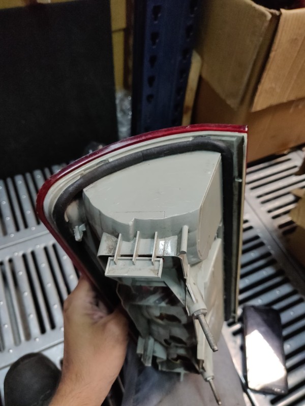 Farolim Esquerdo Painel Lanterna Esquerda Ilharga FORD TRANSIT CONNECT (P65_, P70_, P80_) | 02 -  Imagem-4 Farolim Esquerdo Painel Lanterna Esquerda Ilharga FORD TRANSIT CONNECT (P65_, P70_, P80_) | 02 -  Imagem-4