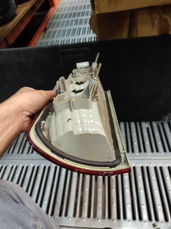 Farolim Esquerdo Painel Lanterna Esquerda Ilharga FORD TRANSIT CONNECT (P65_, P70_, P80_) | 02 -  Imagem-5 Farolim Esquerdo Painel Lanterna Esquerda Ilharga FORD TRANSIT CONNECT (P65_, P70_, P80_) | 02 -  Imagem-5