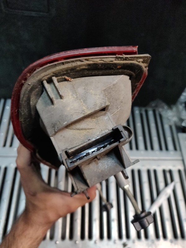 Farolim Direito do Painel Lanterna direitaIlharga FORD TRANSIT Caixa (FA_ _) | 06 - 14 Imagem-3 Farolim Direito do Painel Lanterna direitaIlharga FORD TRANSIT Caixa (FA_ _) | 06 - 14 Imagem-3