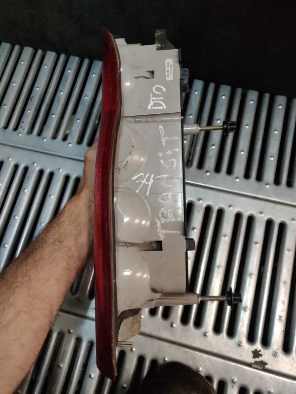 Farolim Direito do Painel Lanterna direitaIlharga FORD TRANSIT Caixa (FA_ _) | 06 - 14 Imagem-4 Farolim Direito do Painel Lanterna direitaIlharga FORD TRANSIT Caixa (FA_ _) | 06 - 14 Imagem-4