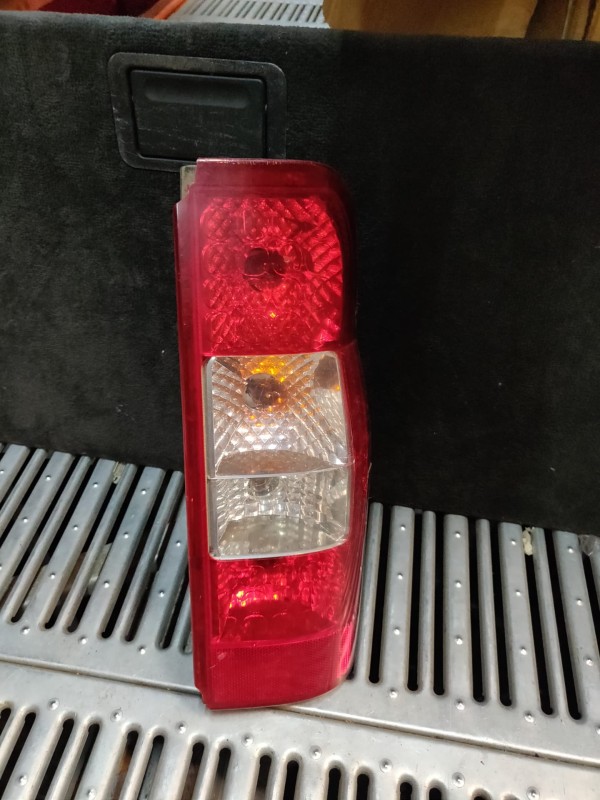 Farolim Direito do Painel Lanterna direitaIlharga FORD TRANSIT Caixa (FA_ _) | 06 - 14 Imagem-5 Farolim Direito do Painel Lanterna direitaIlharga FORD TRANSIT Caixa (FA_ _) | 06 - 14 Imagem-5