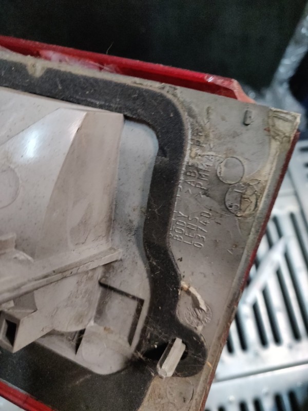 Farolim Direito do Painel Lanterna direitaIlharga FORD TRANSIT Caixa (FA_ _) | 06 - 14 Imagem-8 Farolim Direito do Painel Lanterna direitaIlharga FORD TRANSIT Caixa (FA_ _) | 06 - 14 Imagem-8