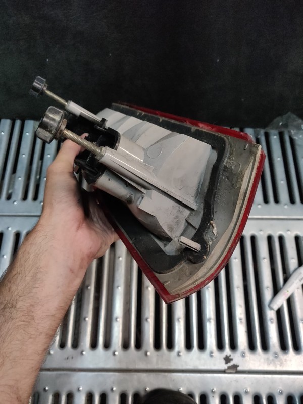 Farolim Direito do Painel Lanterna direitaIlharga FORD TRANSIT Caixa (FA_ _) | 06 - 14 Imagem-10 Farolim Direito do Painel Lanterna direitaIlharga FORD TRANSIT Caixa (FA_ _) | 06 - 14 Imagem-10