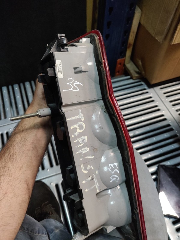 Farolim Esquerdo Painel Lanterna Esquerda Ilharga FORD TRANSIT Caixa (FA_ _) | 06 - 14 Imagem-6 Farolim Esquerdo Painel Lanterna Esquerda Ilharga FORD TRANSIT Caixa (FA_ _) | 06 - 14 Imagem-6