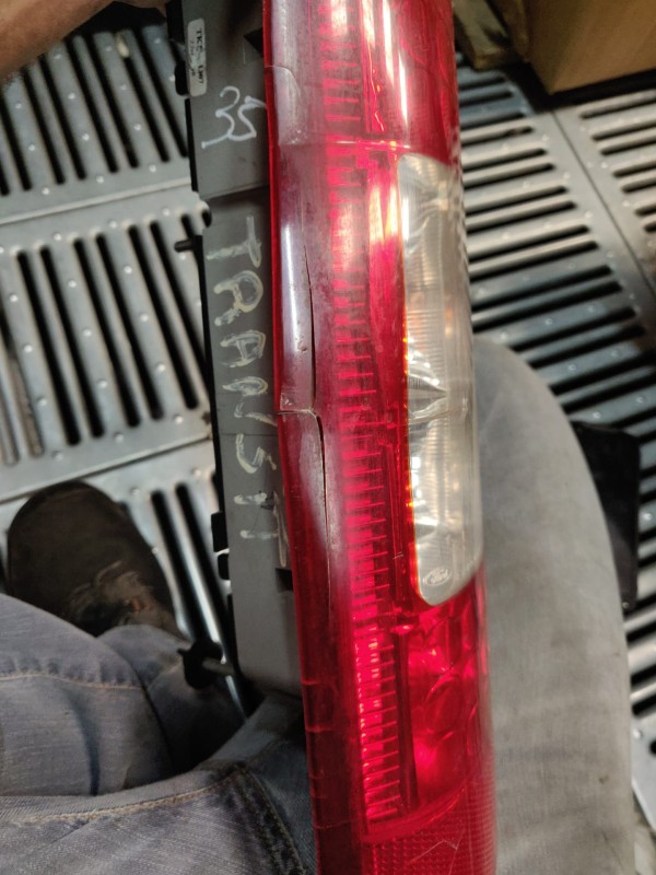 Farolim Esquerdo Painel Lanterna Esquerda Ilharga FORD TRANSIT Caixa (FA_ _) | 06 - 14 Imagem-7 Farolim Esquerdo Painel Lanterna Esquerda Ilharga FORD TRANSIT Caixa (FA_ _) | 06 - 14 Imagem-7