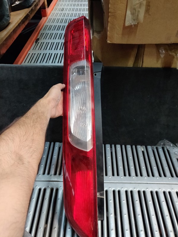 Farolim Esquerdo Painel Lanterna Esquerda Ilharga FORD FOCUS II (DA_, HCP, DP) | 04 - 13