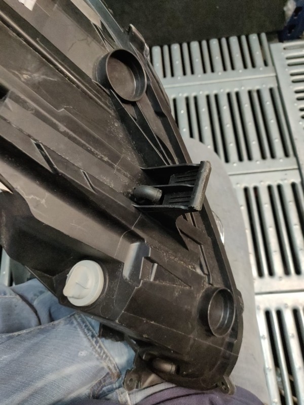 Farol Frente Direito / Otica Direita FORD FIESTA VI (CB1, CCN) | 08 -  Imagem-14 Farol Frente Direito / Otica Direita FORD FIESTA VI (CB1, CCN) | 08 -  Imagem-14