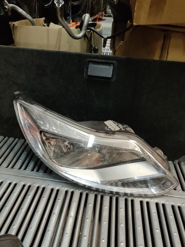 Farol Frente Direito / Otica Direita FORD FOCUS III | 10 - 