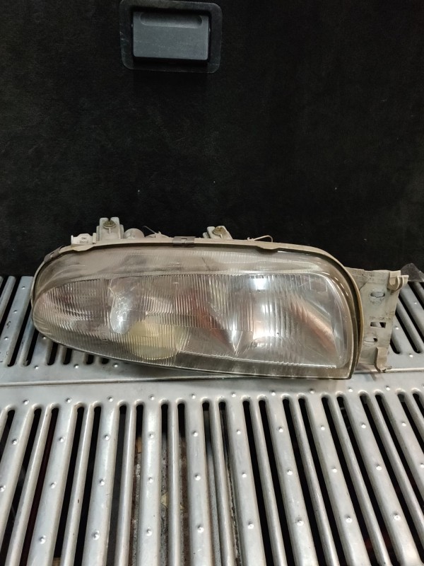 Farol Frente Direito / Otica Direita FORD FIESTA Caixa (J5_, J3_) | 96 -  Imagem-2 Farol Frente Direito / Otica Direita FORD FIESTA Caixa (J5_, J3_) | 96 -  Imagem-2