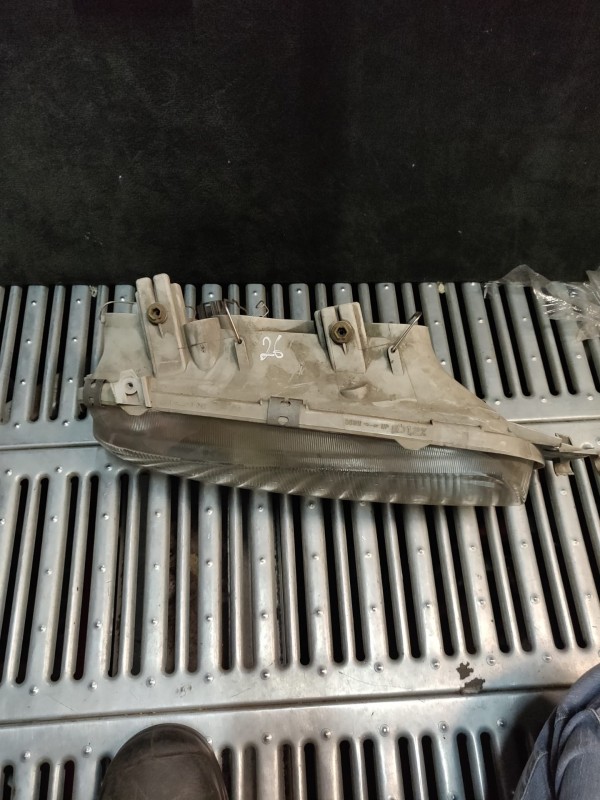 Farol Frente Direito / Otica Direita FORD FIESTA Caixa (J5_, J3_) | 96 -  Imagem-5 Farol Frente Direito / Otica Direita FORD FIESTA Caixa (J5_, J3_) | 96 -  Imagem-5