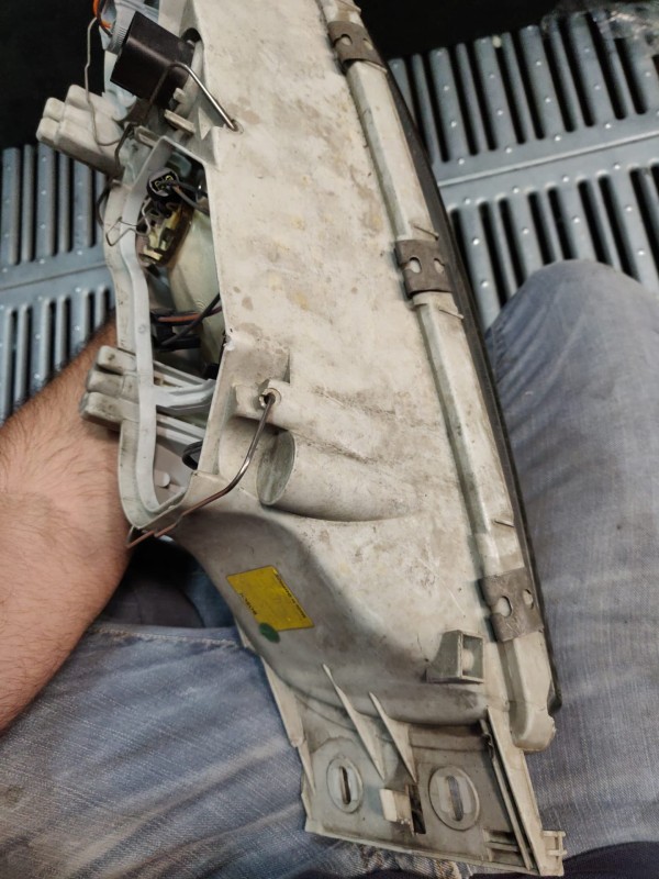 Farol Frente Direito / Otica Direita FORD FIESTA Caixa (J5_, J3_) | 96 -  Imagem-9 Farol Frente Direito / Otica Direita FORD FIESTA Caixa (J5_, J3_) | 96 -  Imagem-9