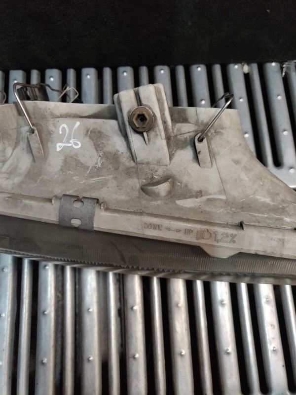 Farol Frente Direito / Otica Direita FORD FIESTA Caixa (J5_, J3_) | 96 -  Imagem-10 Farol Frente Direito / Otica Direita FORD FIESTA Caixa (J5_, J3_) | 96 -  Imagem-10