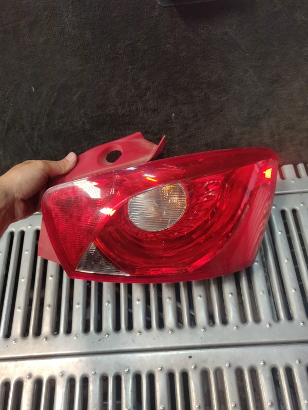 Farolim Direito do Painel Lanterna direitaIlharga SEAT IBIZA IV (6J5, 6P1) | 08 - 17