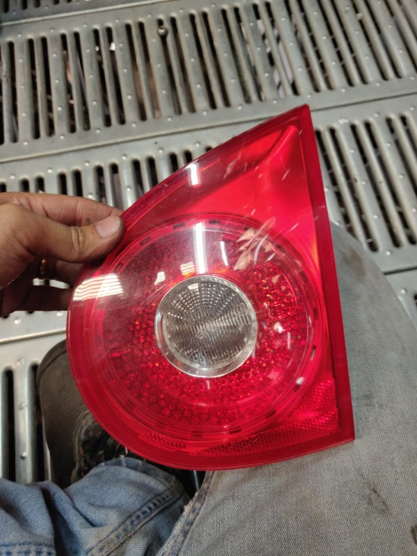 Farolim Direito da Mala VOLKSWAGEN GOLF V (1K1) | 03 - 09