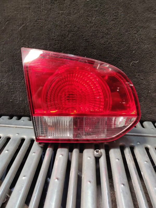 Farolim Esquerdo da Mala VOLKSWAGEN GOLF VI (5K1) | 08 - 14 Imagem-8 Farolim Esquerdo da Mala VOLKSWAGEN GOLF VI (5K1) | 08 - 14 Imagem-8