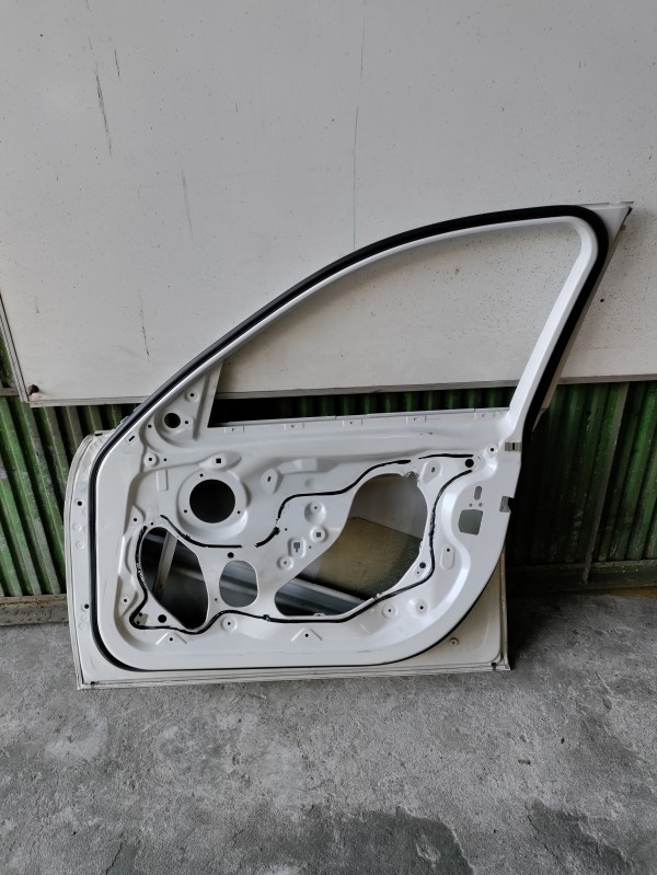 Front Door Right  BMW 3 (F30, F80) | 11 - 18 Imagem-5 Front Door Right  BMW 3 (F30, F80) | 11 - 18 Imagem-5