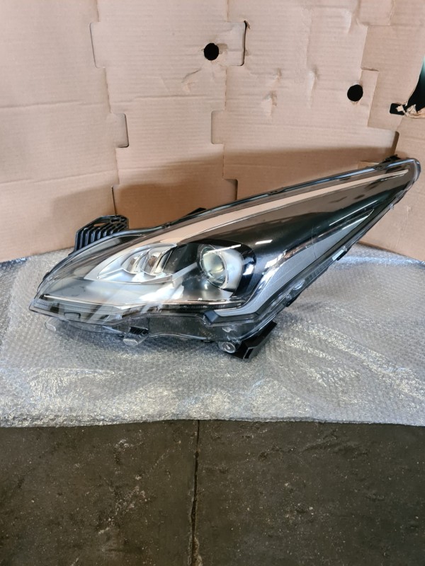 Farol Frente Esquerdo / Otica Esquerda PEUGEOT 3008 Veículo multiuso (0U_) | 09 - 17