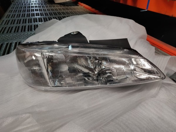 Farol Frente Direito / Otica Direita PEUGEOT 406 (8B) | 95 - 05