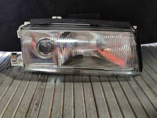 Farol Frente Direito / Otica Direita SKODA OCTAVIA I (1U2) | 96 - 10