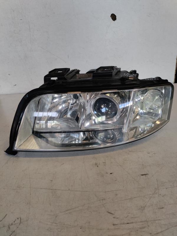 Farol Frente Esquerdo / Otica Esquerda AUDI A6 (4B2, C5) | 97 - 05