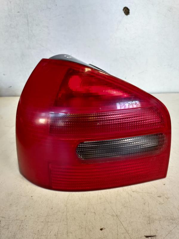 Farolim Esquerdo Painel Lanterna Esquerda Ilharga AUDI A3 (8L1) | 96 - 06