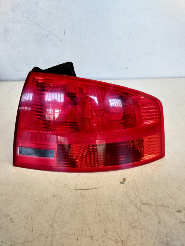 Farolim Direito do Painel Lanterna direitaIlharga AUDI A4 (8EC, B7) | 04 - 08