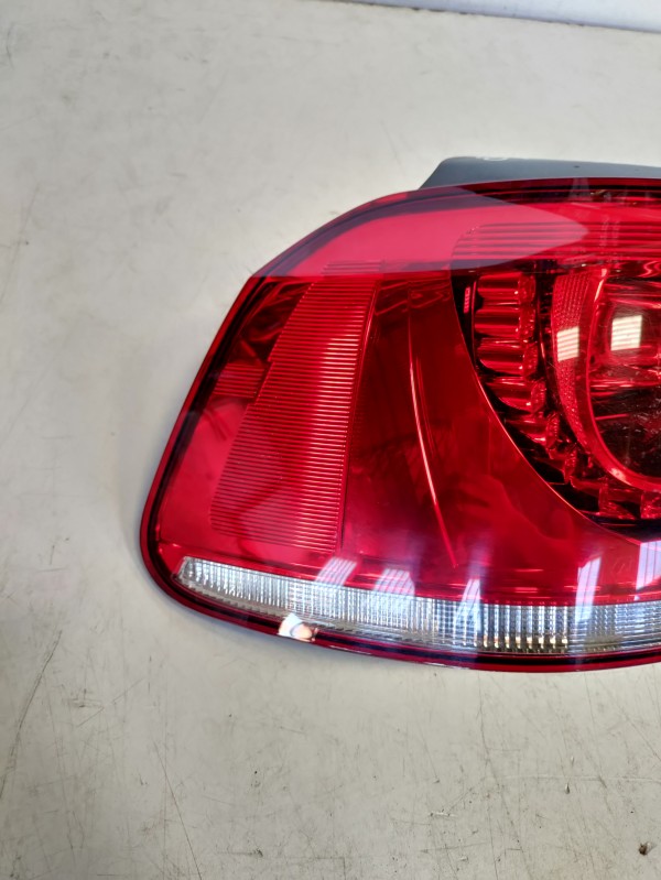 Farolim Esquerdo Painel Lanterna Esquerda Ilharga VOLKSWAGEN GOLF VI (5K1) | 08 - 14 Imagem-1 Farolim Esquerdo Painel Lanterna Esquerda Ilharga VOLKSWAGEN GOLF VI (5K1) | 08 - 14 Imagem-1