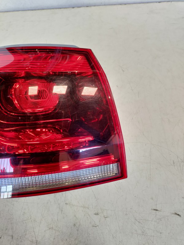 Farolim Esquerdo Painel Lanterna Esquerda Ilharga VOLKSWAGEN GOLF VI (5K1) | 08 - 14 Imagem-3 Farolim Esquerdo Painel Lanterna Esquerda Ilharga VOLKSWAGEN GOLF VI (5K1) | 08 - 14 Imagem-3