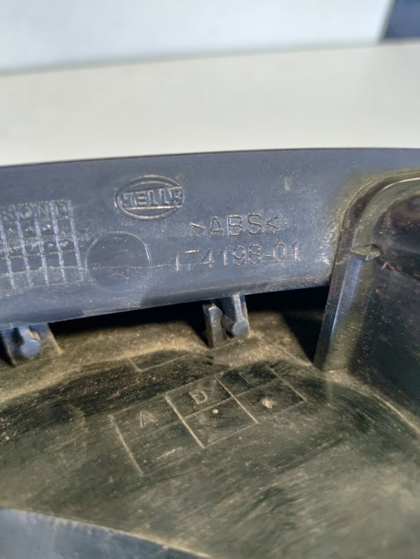 Farolim Esquerdo Painel Lanterna Esquerda Ilharga VOLKSWAGEN GOLF VI (5K1) | 08 - 14 Imagem-8 Farolim Esquerdo Painel Lanterna Esquerda Ilharga VOLKSWAGEN GOLF VI (5K1) | 08 - 14 Imagem-8