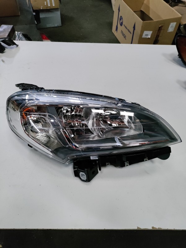 Farol Frente Direito / Otica Direita FIAT DOBLO Caixa/Combi (263_) | 10 - 
