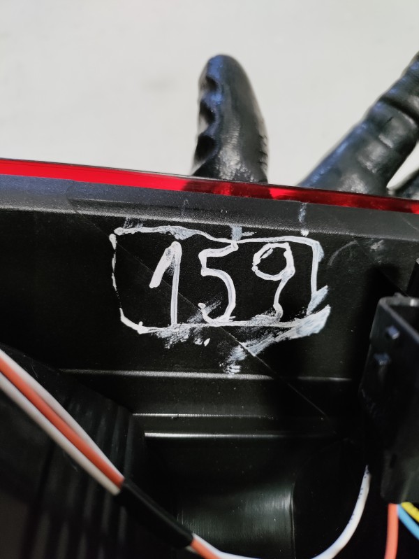 Farolim Esquerdo Painel Lanterna Esquerda Ilharga RENAULT TRAFIC III Caixa (FG_) | 14 - 