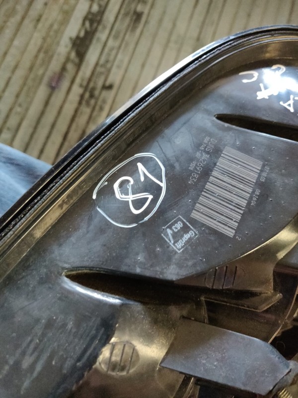 Farolim Direito do Painel Lanterna direitaIlharga OPEL ASTRA H (A04) | 04 - 14 Imagem-7 Farolim Direito do Painel Lanterna direitaIlharga OPEL ASTRA H (A04) | 04 - 14 Imagem-7